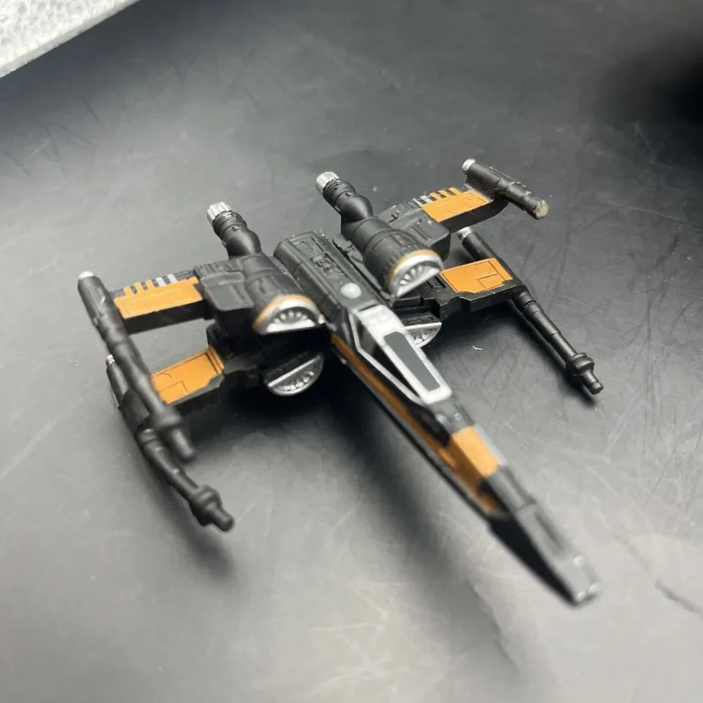 Hot Wheels Star Wars Poe's X-Wing Fighter Mini Starship Series The Force Awakens